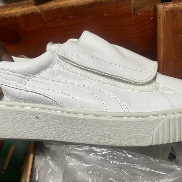 White puma women’s size 10 wore once box beaten up but shoe in good condition - Picture 1 of 3
